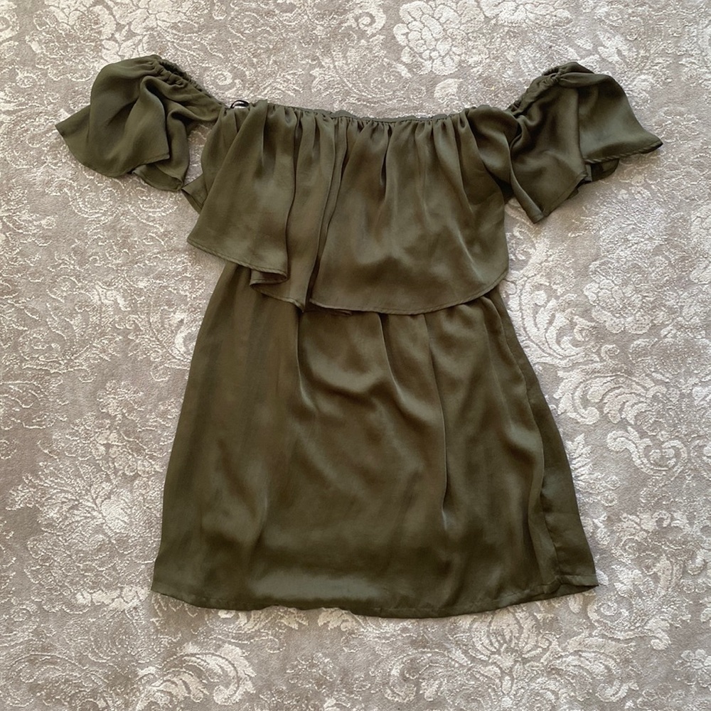 Fun green dress!